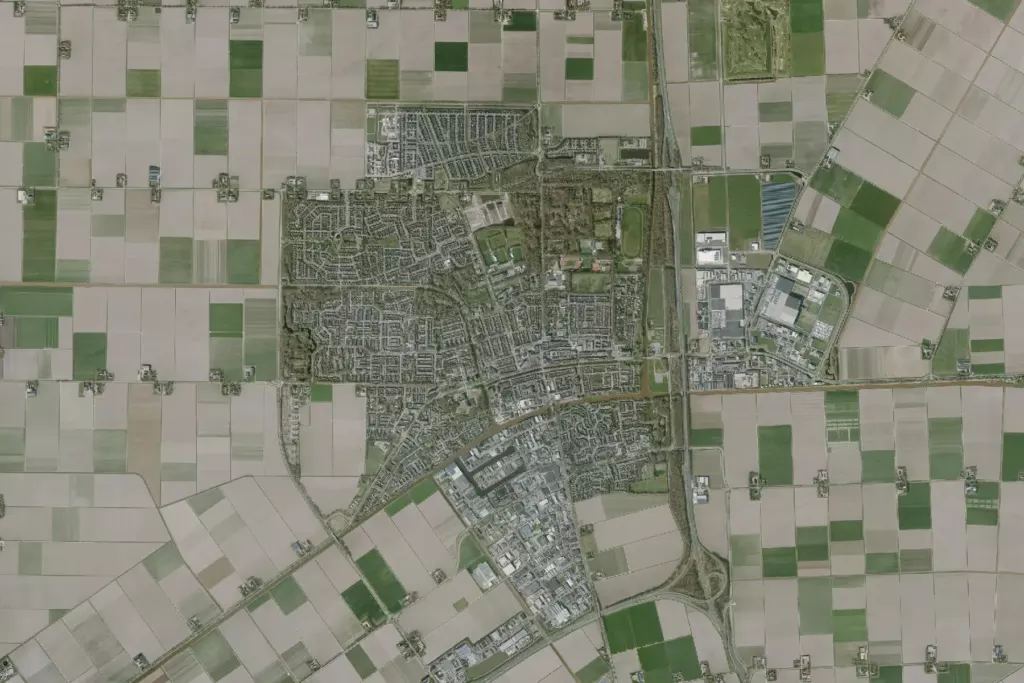 Emmeloord en de verkaveling van de Noordoostpolder van bovenaf